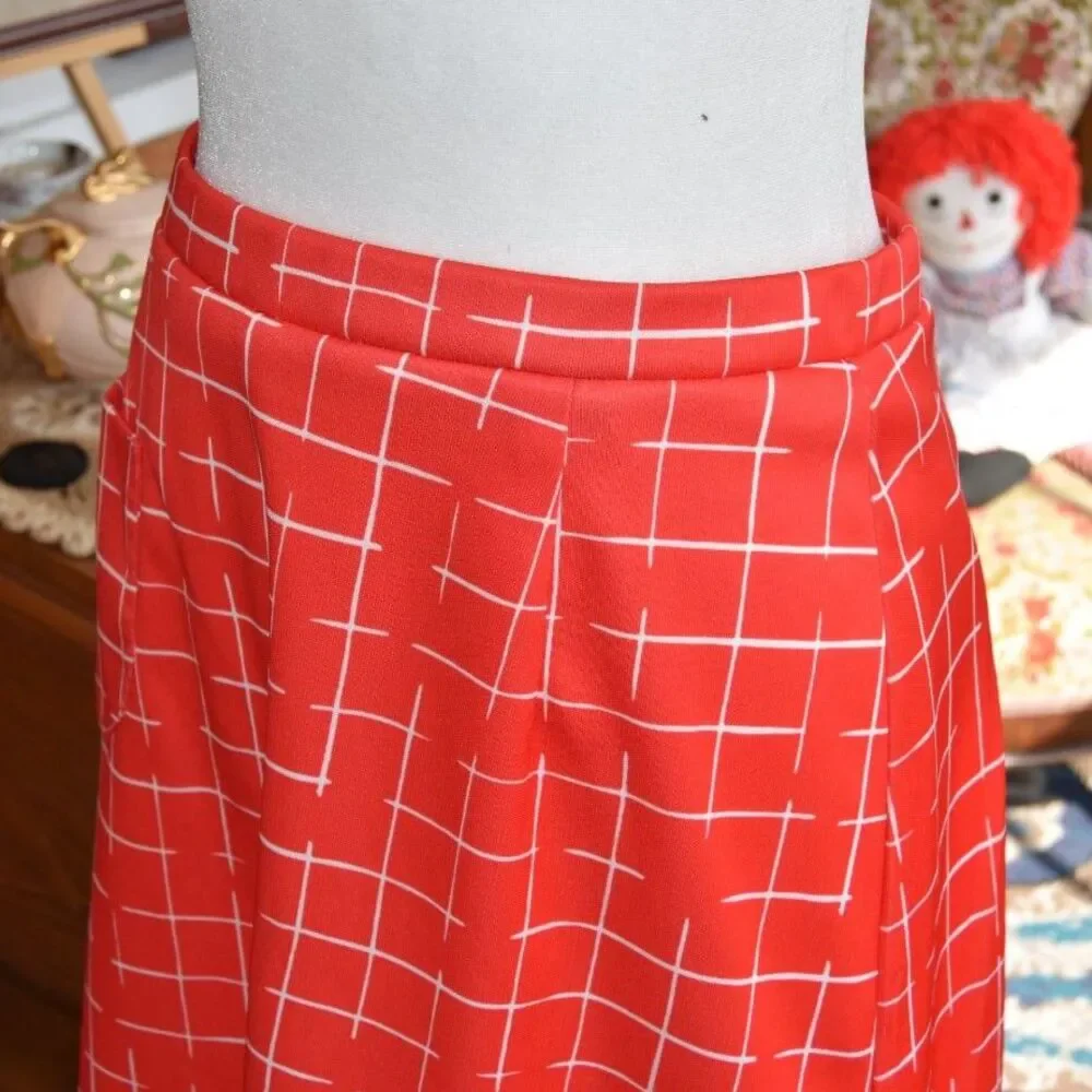Vintage 70s Tucket Sportswear Red Mod Skort Grid Print A-Line Size Medium
